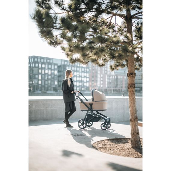 Thule Sleek 2 kombinovaný kočárek 2v1, Rodzaj wózka: głęboko-spacerowy, Kolor materiału: Tinted Taupe, Kolor ramy: Black, 18 zdjęcie