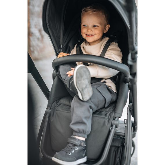Thule Sleek 2 sportovní kočárek, Rodzaj wózka: spacerowy, Kolor materiału: Black, Kolor ramy: Black, 3 zdjęcie
