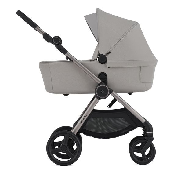 Anex IQ kočárek 3v1 s korbou, sportovním sedátkem a buggy – prémiová transformace 6v1, Kolekcja: Premium, Kolor materiału: Silve, 16 zdjęcie