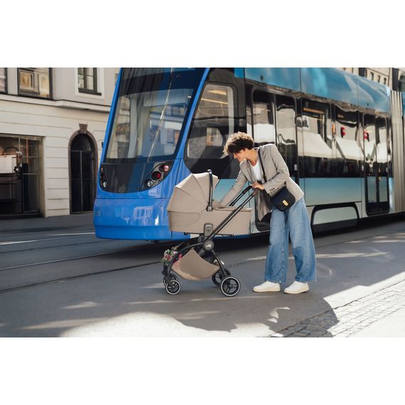 Britax Romer Rio - kočárek 2v1 hluboký a sportovní, Rodzaj wózka: głęboko-spacerowy, Kolor materiału: Style - Teak, 56 zdjęcie