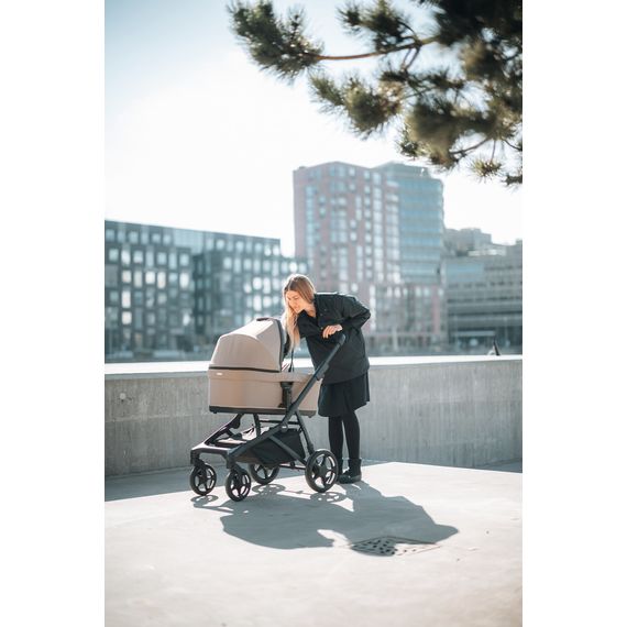 Thule Sleek 2 kočárek rok po roce, Rodzaj wózka: rok po roku, Kolor materiału: Tinted Taupe, Kolor ramy: Black, 15 zdjęcie