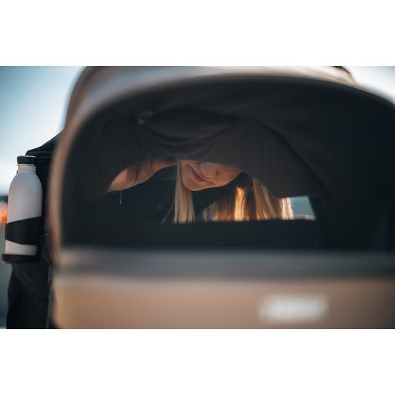 Thule Sleek 2 kočárek rok po roce, Rodzaj wózka: rok po roku, Kolor materiału: Tinted Taupe, Kolor ramy: Black, 17 zdjęcie