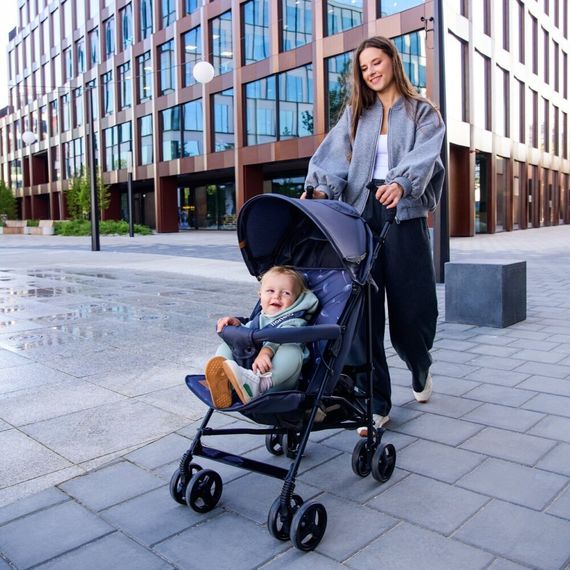 Lionelo Elia - wózek spacerowy typu parasolka, Kolor materiału: Black Onyx, 9 zdjęcie