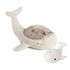 Cloud B Tranquil Whale White Family lampka nocna z projektorem i grzechotką